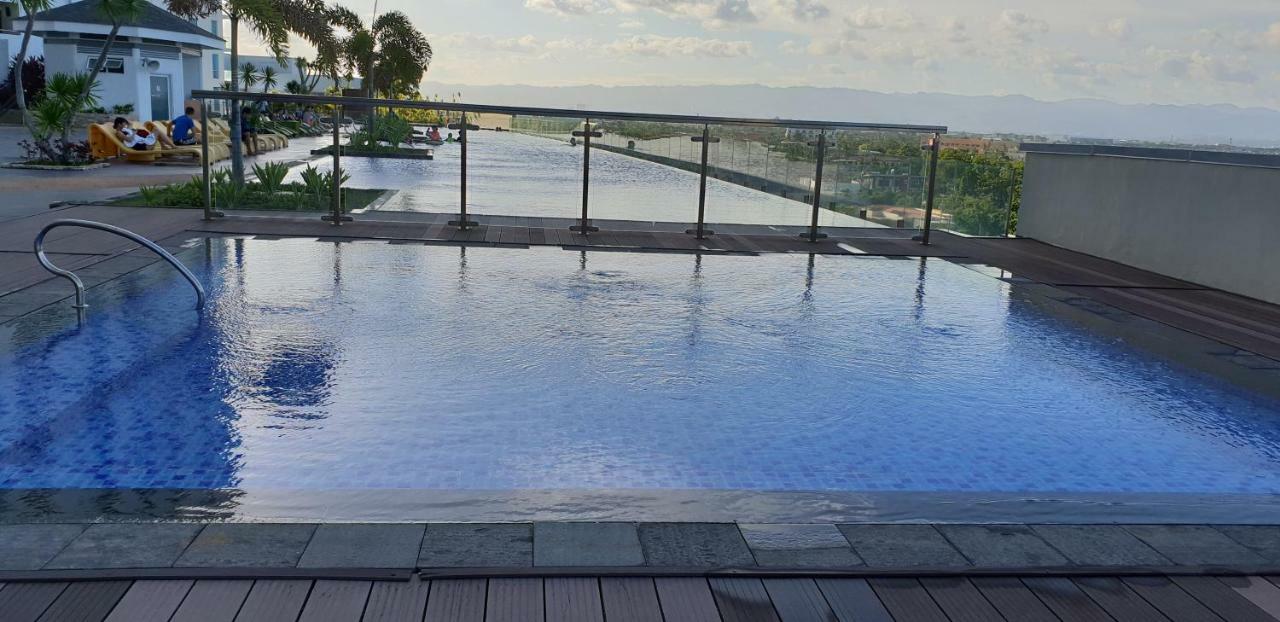 Mactan Newtown Condo With Garden And Ocean View 8Newtown Blvd Đảo Mactan Ngoại thất bức ảnh