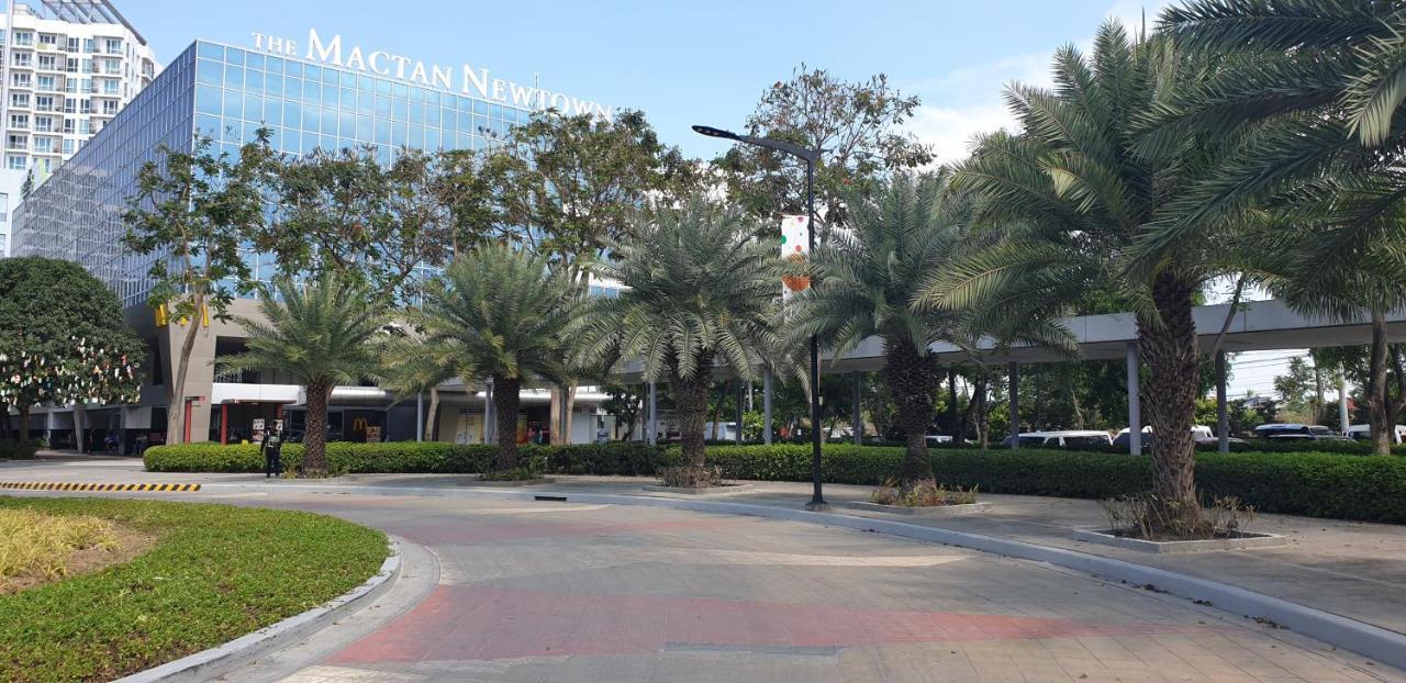Mactan Newtown Condo With Garden And Ocean View 8Newtown Blvd Đảo Mactan Ngoại thất bức ảnh