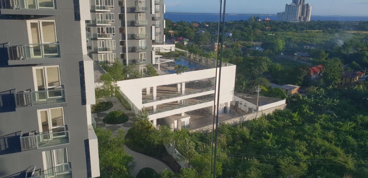 Mactan Newtown Condo With Garden And Ocean View 8Newtown Blvd Đảo Mactan Ngoại thất bức ảnh
