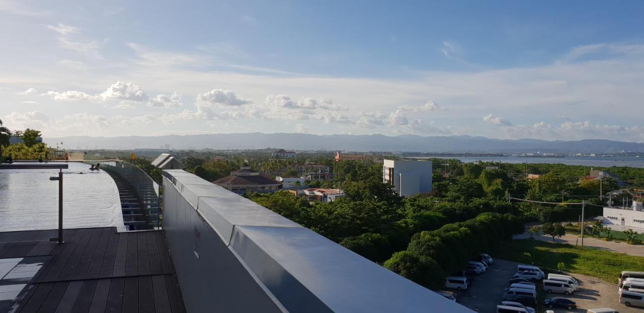 Mactan Newtown Condo With Garden And Ocean View 8Newtown Blvd Đảo Mactan Ngoại thất bức ảnh