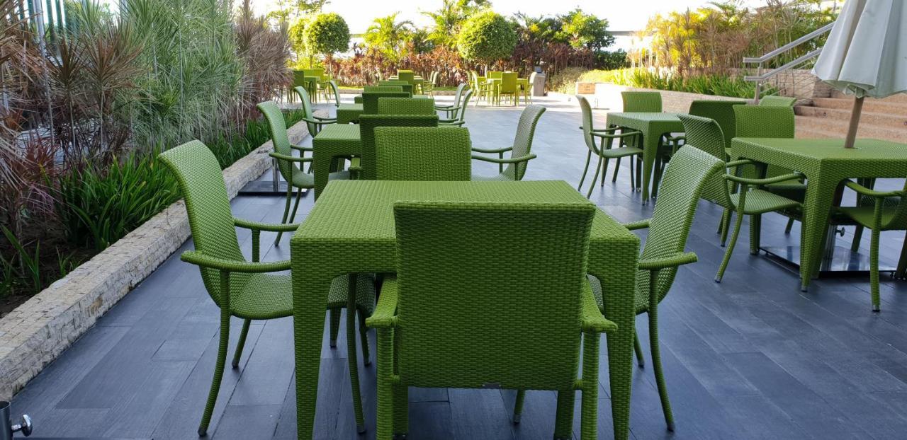 Mactan Newtown Condo With Garden And Ocean View 8Newtown Blvd Đảo Mactan Ngoại thất bức ảnh